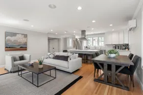 Amazing Andover 3BR w/Roofdeck - Image 2