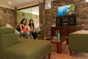 Chontay's nice house by the river - Image 4
