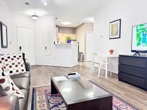 Cozy Moon Condo - Image 4