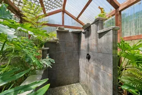 Compass Rose: Outdoor Shower+Private Hiking Trail - Image 2