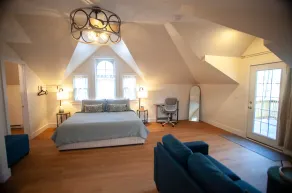 Upscale studio on the park - Image 3