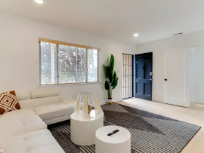 Modern 4 bedroom in San Fernando - Image 2