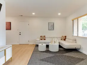 Modern 4 bedroom in San Fernando - Image 4