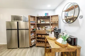 Spacious 3BR Suite • Fast WiFi• 2 min to Homestead - Image 3