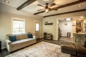 Sweet Retreat Cabin in woods/hot tub/pets allowed - Image 3