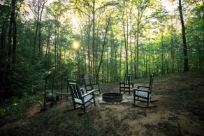 Sweet Retreat Cabin in woods/hot tub/pets allowed - Image 4