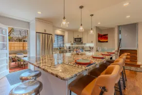 Hot tub, Outdoor TV, Gourmet Kitchen, King Beds - Image 5