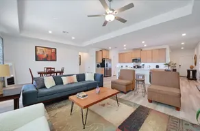 Brand New Scenic|COTA|Tesla|Airport| 20m Downtown - Image 2