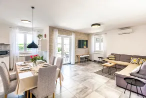 House Gortan, 3 BD, heated pool, EV charger, BBQ - Image 4
