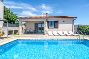 House Gortan, 3 BD, heated pool, EV charger, BBQ - Image 3