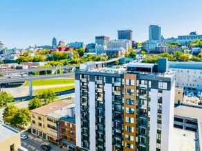 Le705 – Modern condo, pool and parking - Image 4