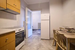 City Center 2-BR Apartment in Mytilene - Image 4