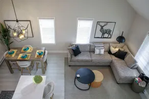 Heart of Downtown Kelowna close to Lake 3 Bedrooms - Image 5