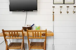 The Golden Nugget Cabin - Image 4
