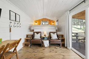 The Golden Nugget Cabin - Image 3