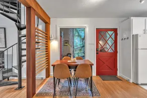 Stunning Neighborhood Gem Walkable to Downtown - Image 5