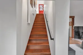 Stunning Neighborhood Gem Walkable to Downtown - Image 4