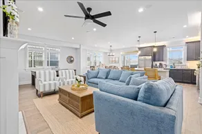 5 BR Townhome, Parking, Elevator - Image 2