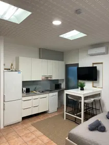 Cozy Apartment in City Center - Image 5