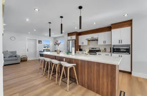 Spacious 3BR|2.5Bth | Free parking in Saddle Ridge - Image 4