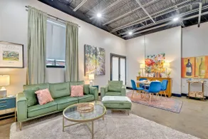 The Juliette Loft: Historic Downtown Charm - Image 2