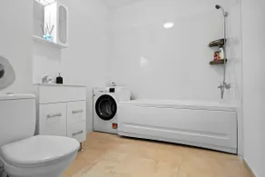 High-end Apartment with Panoramic View, Parking & Pool - Image 4