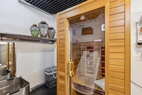 Lakefront Beach House - Sauna & Steam Pod Retreat - Image 5
