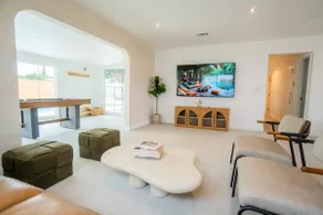Boutique Pool House (4BR, 8 Guests, Disney 14mi) - Image 4