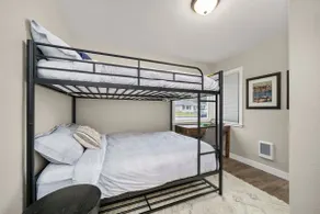 Newly Renovated | Cozy 2 Bedroom House in Tacoma - Image 5