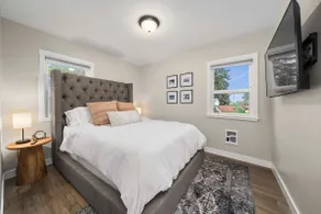Newly Renovated | Cozy 2 Bedroom House in Tacoma - Image 4