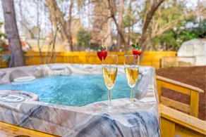 HOT TUB/Dog & Family/Near Pickleball/Heated Pool - Image 2
