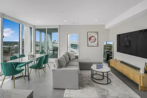 180° Skyline Views | 2BR 2Bath by Accor Stadium - Image 2