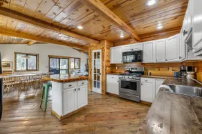 The Oak Grove Cabin - Image 3