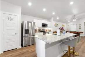Cozy & Spacious 3BR/2 BA1King2Queens+BYard NearTTU - Image 4