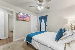 Cozy & Spacious 3BR/2 BA1King2Queens+BYard NearTTU - Image 3