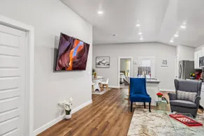 Cozy & Spacious 3BR/2 BA1King2Queens+BYard NearTTU - Image 2