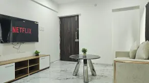 Peaceful 1bhk 4Min Lilavati Smart TV/Wi-Fi/Kitchen - Image 5