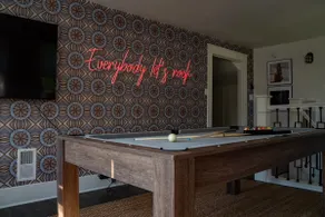 The Iris in Midtown: Bar- Firepit-Pool table - Image 5