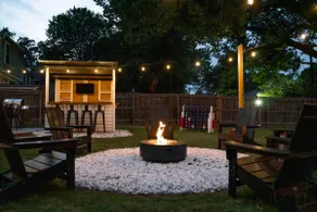 The Iris in Midtown: Bar- Firepit-Pool table - Image 2