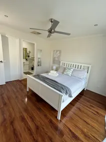 Fresh & Spacious 4BR Holiday House - Image 4