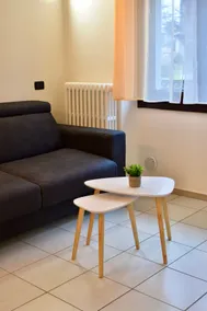 Elegant 5-Bed Accommodation Near Malpensa - Image 2