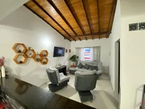 Comfortable and only 3 blocks from the park in Curití - Image 3