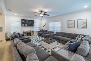 Sleeps 16 - 3 Kings, Pool, Golf Cart & Arcade Room - Image 5