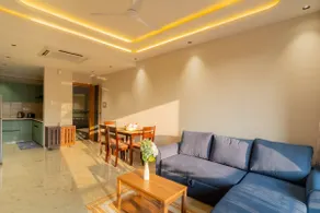 Cozy 1-BHK | Jacuzzi & Scenic Rooftop Pool - Image 3