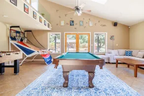 Luxurious & Serene Estate: Sleeps 20, Pool, Games! - Image 2