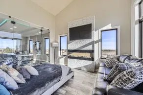 Mansion w/ 6BR, 3FB, 2HB, Bar, BB Ct - Image 4