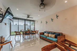 Beach apartment with a pool view - Image 4