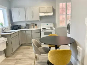Cozy 1BR by Hospital & Uptown - Image 4
