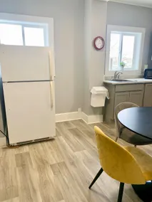 Cozy 1BR by Hospital & Uptown - Image 5