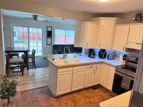 Comfy Entire 3BR w/ Yard/Workspace/ Fitness perks! - Image 4